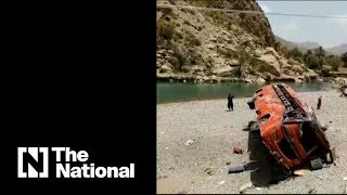 Bus falls into a ravine in Pakistan, kills at least 20 people