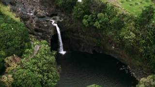 Red Bull Cliff Diving World Series 2010 -  Hawaii: The Origin Of Cliff Diving