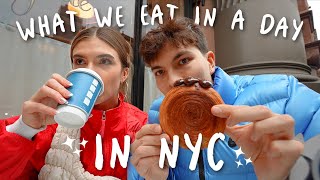 WHAT WE EAT IN A DAY (as NYC tourists) 🍎