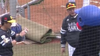 川島慶三を介して工藤監督とツーショットを撮るつば九郎