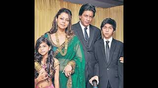 Shahrukh Khan with family beautiful pics#sharukhkhan #shortsfeed #indainshorts #virul