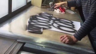 Spraying T-shirt with airbrush　エアブラシでT-シャツ吹き付け