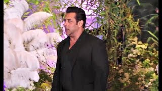 Salman Khan Grand Entry At Sonam Kapoor Wedding Reception