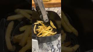 How To Cook Frozen Fries In Air Fryer-😀🍟🚀#airfried #airfryer #airfryerreview