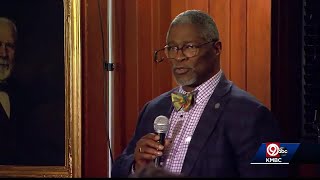 Mayor Sly James calls for Jolie Justus to win mayoral race