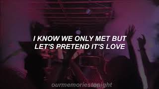 one direction - live while we're young // lyrics