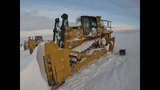 CAT D7 DeBlizzard and Start in Antarctica