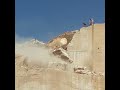 extraction from travertine mine بازکردن سینه کار در معدن سنگ تراورتن عباس اباد