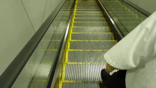 HAPPY ESCALATOR MONDAY!西武池袋線所沢駅5,6番線ホーム 三菱製エスカレーター MITSIBISHI Escalators/l'escalator