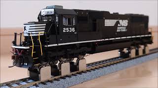 Athearn Genesis HO-scale EMD SD70 (w/DCC \u0026 Sound)