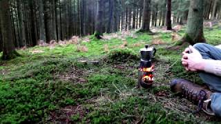 Making great outdoor moka pot coffee on the Kombuis rocket stove by Arnaud