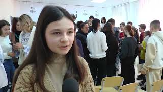 KorostenTV_12-12-22_Днями відбулась зустрів досвідчених волонтерів із учнівською молоддю.