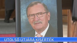 Utolsó útjára kísérték