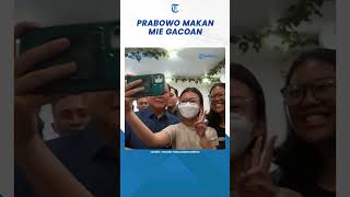 Momen Langka Prabowo Makan Mie Gacoan Disambut Antusiasme Warga #shorts