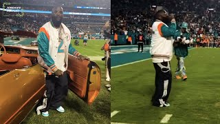 Rick Ross Performs Live At the Miami Dolphins Halftime Show (HD) He Went Crazy