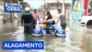 Comerciantes e moradores do Jardim Pantanal, em SP, sofrem grandes prejuízos com alagamentos