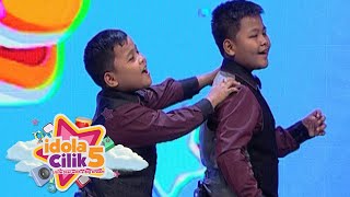 Abang adek Duo Bagas \u0026 Gilang kompak nyanyi sambil joget [Idola Cilik 5] [12 Des 2015]