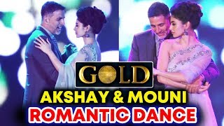 Akshay Kumar और Mouni Roy का LIVE ROMANTIC Dance | GOLD Song Launch