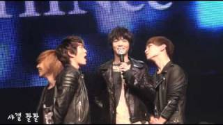 [fancam] 110220 SHINee playful staring game @ Santafe Special Event