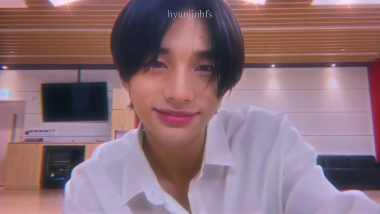 Hyunjin Singing In English Full Compilation Part 1 Youtube Music