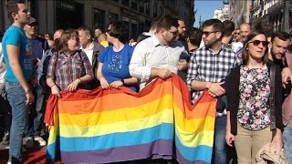 Más de 200 personas se concentran en Madrid para denunciar las agresiones homófobas