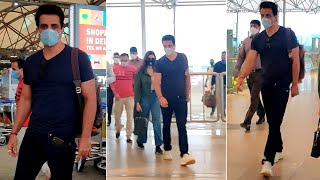 Actor Sonu Sood Exclusive Visuals @ Hyderabad Airport | Manastars