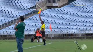 William marca para o River, mas a arbitragem invalida lance