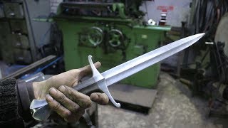 Forging two twisted bar Damascus daggers part 3, making the first handle.