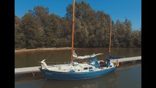 Look at this boat guys!  De Vries Lentsch 31ft Sailboat