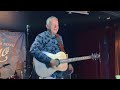 Tommy Emmanuel plays 