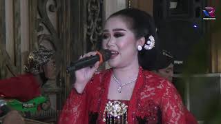 Esemu || Dwi Jamilah