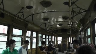 【レトロな路面電車に乗車】中国大連駅前を走る路面電車に乗車