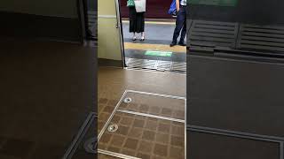 阪急 茨木市駅🚉にて 準急 京都河原町行き 5300系5324F編成 車内からドア閉めまでの様子