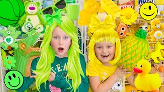 GREEN vs YELLOW Riddle Challenge with Sisters Play Toys