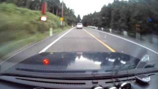 黄色中央線はみ出し　煽り運転？