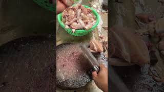 Begini cara potong ayam untuk ayam geprek #shortvideo #skilss