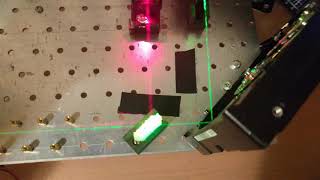 Laser beam combining attempt with dichoic mirror - 650nm @ 100mW / 532nm @ 30mw (laserlands)