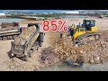 Process Achieve 85%! Bulldozer SHANTUI DH17C2 Work With Dump Truck Unloading