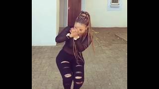 Mabuyi from isibaya  dancing o munye phezu ko munye