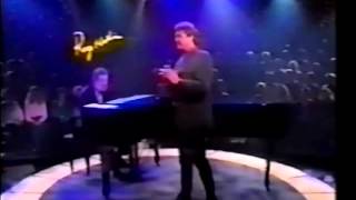 Michael Crawford forgetting the words to a song