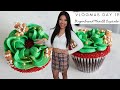 How to Make a Simple Gingerbread Wreath Cupcake | 25 Days of Cupcake Decorating | Vlogmas Day 19