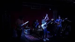 Shá Nova- Holdin' On (Live at Slidebar)