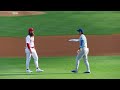 試合直前マーシュと劇的再会！大谷が元同僚との友情ハグ！現地映像