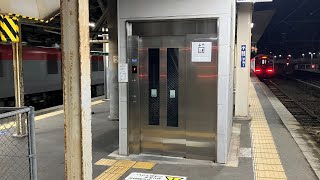 【アナ更新後】JR鹿児島線 香椎駅2,3番線ホームのエレベーター（オーチス製）