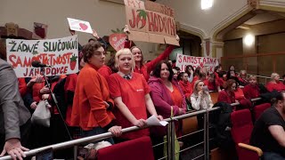 Studenti protestovali proti sloučení škol: Magistrát bude s Jahodovkou jednat o její budoucnosti