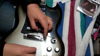 Changing Strings on a Gibson Gen1 Robot Guitar.  Auto-Magically!