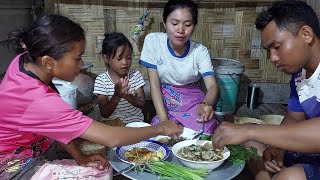 กินแกงเห็ดปลวกซดน้ำร้อนๆแซ่บน้องหลีดทอดไข่ฝนกำลังจะตก