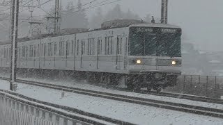 【記録的大雪⑤】 雪の中を走る 東京メトロ03系 幕車 東武動物公園行き