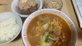 2025年1月19日🌕昼ご飯🍚味噌ラーメン🍜すき焼き、玉ねぎの酢漬け、バター🧈ライス✌️🙆‍♂️🍜🐈🐈‍⬛😋🤤