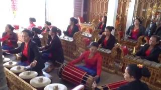 Concert, Pura Ulun Danu Bratan, Bali - Travel Extra